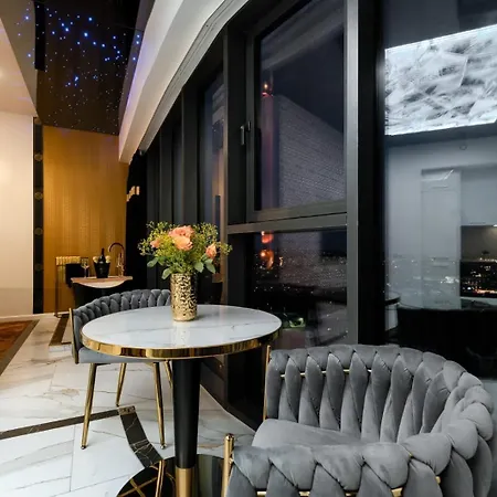 Hanza Tower Suite 21St Floor Or Studio 5Th Floor