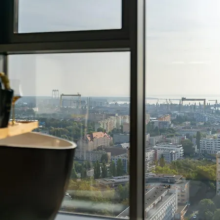 Hanza Tower Original 21st Floor- Sea And City-view Aparthotel