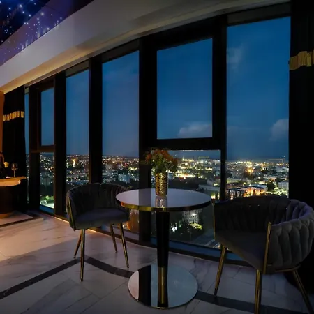Hanza Tower Suite 21 Or Studio Gold 5 Apartmanhotel
