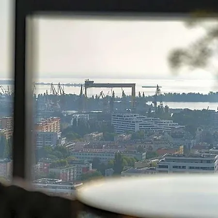 アパートホテル Hanza Tower 21st Floor Or 5th Floor シュチェチン