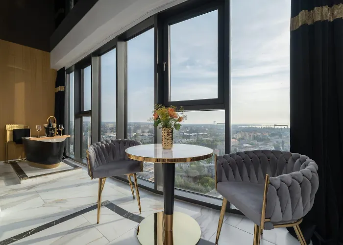 Hanza Tower Original 21st Floor- Sea And City-view Apartmanhotel