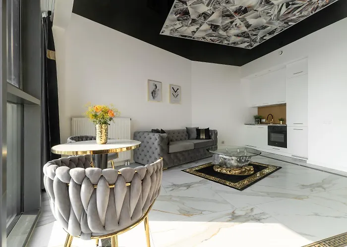 Ξενοδοχείο με διαμερίσματα Hanza Tower Original 21st Floor- Sea And City-view 4*